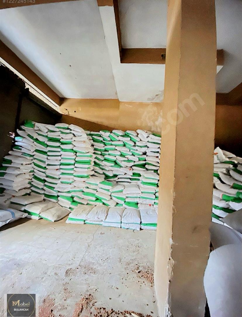 İŞLEK YOL ÜZERİ FIRSAT DÜKKAN